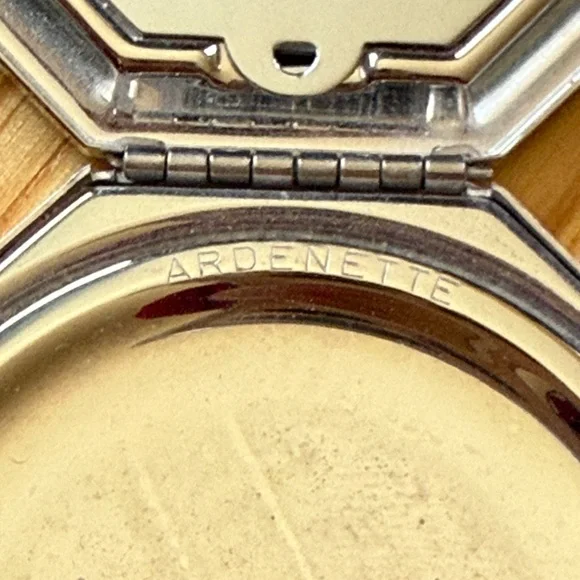 2 Vintage Compacts Elizabeth Arden (Octagon) and Dorset Fifth Avenue (Square) - Picture 7 of 12